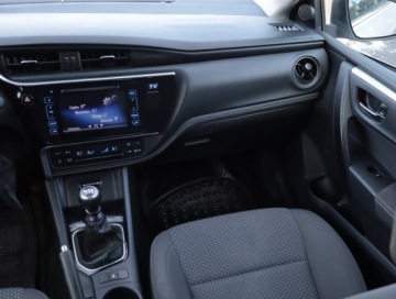 Toyota Corolla XI Sedan Facelifting 1,6 Valvematic 132KM 2017 Toyota Corolla 1.6 Valvematic, Salon Polska, zdjęcie 7