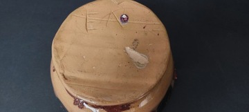 Старая керамическая чаша ручной работы