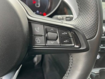 Alfa Romeo Giulia II Sedan Facelifting 2023 2.0 GME Turbo 280KM 2025 ALFA ROMEO Giulia Turbo Veloce Q4 Sedan 2.0 (280KM) 2025, zdjęcie 9