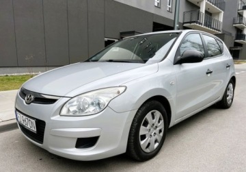 Hyundai i30 I Hatchback 1.4 109KM 2008 Hyundai i30 klima Isofix Warszawa 1.4 Benzyna 109KM, zdjęcie 1