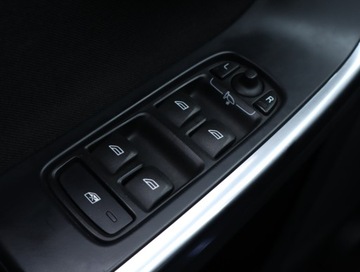 Volvo V60 I Kombi Facelifting 2.0 D4 DRIVE-E 181KM 2014 Volvo V60 D4 2.0, Salon Polska, Serwis ASO, zdjęcie 15