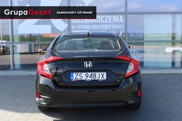 Honda Civic X Sedan 4d 1.5 VTEC Turbo 182KM 2018 Honda Civic 1.5 V-TEC Executive 182KM CVT pierwszy właściciel, zdjęcie 6