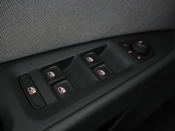 Seat Leon III Hatchback Facelifting 1.6 TDI 115KM 2017 Seat Leon full LED navi klimatyzacja czujniki, zdjęcie 35