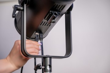 Светодиодная лампа Newell RGB Mitra 180