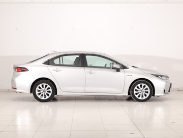 Toyota Corolla XII Sedan 1.8 Hybrid 122KM 2020 Toyota Corolla 1.8 Hybrid, Salon Polska, zdjęcie 5