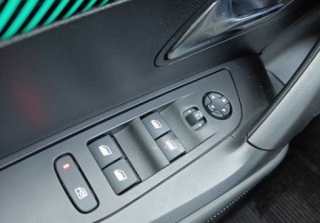 Peugeot 2008 II SUV 1.2 PureTech 130KM 2023 Peugeot 2008 1.2 PB 130KM Allure Pack FV23 Salon PL Serwis ASO Gwarancja, zdjęcie 19