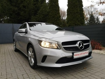 Mercedes Klasa A W176 Hatchback 5d Facelifting 180 122KM 2017 Mercedes A 180 1,6 16v 122KM Klimatronik Navigacja, zdjęcie 2