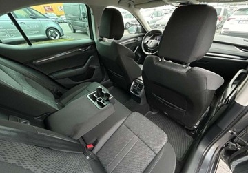 Skoda Octavia IV Liftback 1.5 TSI EVO 150KM 2023 Skoda Octavia Style, LED Matrix, Tempomat, Virtual Cockpit, Kamera cofania, zdjęcie 8