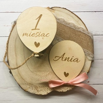 ДЕРЕВЯННЫЕ ТАРЕЛКИ С МЕСЯЦАМИ ДЛЯ ФОТОГРАФИЙ, ШАРЫ
