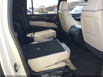 Cadillac Escalade III 2023 Cadillac Escalade 2023r., 6.2L, ESV, 4WD, 4dr Sport 6.2 Benzyna 420KM, zdjęcie 9