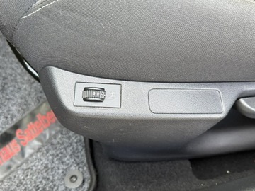 Citroen C4 II Hatchback 5d 1.6 e-HDi 114KM 2013 Citroen C4 1.6 e-HDI 115KM Automat Bezwypadkowy, zdjęcie 8