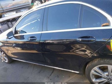 Mercedes Klasa C W205 2017 Mercedes-Benz Klasa C 350E, od ubezpieczalni 2.0 Hybryda 208KM, zdjęcie 3