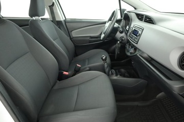 Toyota Yaris III Hatchback 5d Facelifting 2017 1.5 Dual VVT-iE 111KM 2018 Toyota Yaris 1.5 Dual VVT-i, Salon Polska, zdjęcie 6