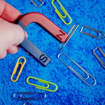 ИЗУЧЕНИЕ МАГНЕТИЗМА НА ДОМУ НАБОР ИЗ 50 ЭКСПЕРИМЕНТОВ