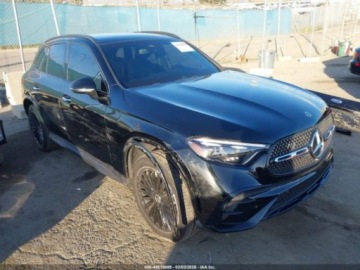 Mercedes GLC C254/X254 2023 Mercedes-Benz GLC 300 2023, 2.0L R4 255KM, RWD, auto odpala i jezdzi, od u, zdjęcie 2