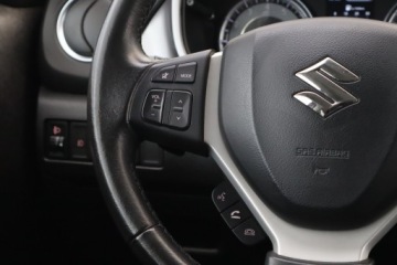 Suzuki Vitara III SUV Facelifting 1.0 BoosterJet 111KM 2018 Suzuki Vitara 1.0 BoosterJet, Salon Polska, zdjęcie 16