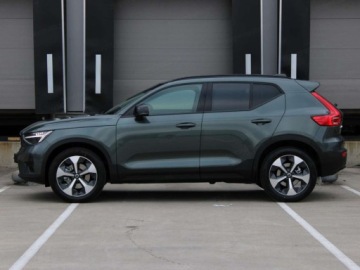 Volvo XC40 Crossover Facelifting 2.0 B4 197KM 2026 VOLVO XC40 B4 Ultra Dark Suv 2.0 (197KM) 2026, zdjęcie 1