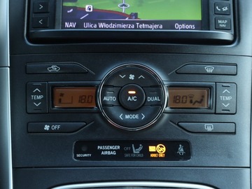 Toyota Auris I Hatchback 5d Facelifting 1.6 Valvematic 132KM 2012 Toyota Auris 1.6 Valvematic, Salon Polska, Navi, zdjęcie 12