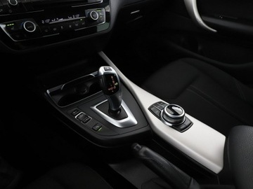 BMW Seria 1 F20-F21 Hatchback 5d Facelifting 2015 118d 150KM 2017 BMW 118 2.0d Automat Advantage Tempomat Nawigacja, zdjęcie 27