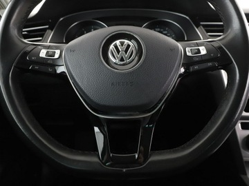 Volkswagen Passat B8 Variant 1.4 TSI BlueMotion Technology ACT 150KM 2017 Volkswagen Passat DSG navi kamera i czujniki, zdjęcie 20