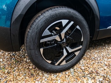 Peugeot 2008 II 2025 Od ręki - Allure e-DCS 1.2 mHEV 145KM / Pakiet Navigation i Access, zdjęcie 15