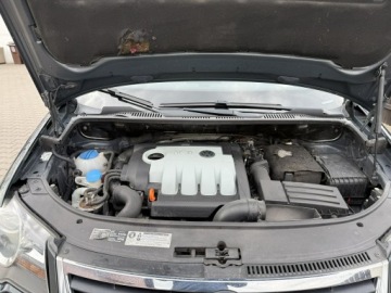 Volkswagen Touran I 1.9 TDI 105KM 2010 Volkswagen Touran 1,9 tdi autamat DSG ładny, zdjęcie 11