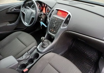 Opel Astra J Sedan 1.6 Twinport ECOTEC 115KM 2014 Opel Astra 257 1.6 Active 115 KM Salon Polska 1.6 Benzyna 115KM, zdjęcie 12