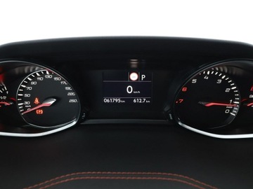 Peugeot 308 II Hatchback Facelifting 1.2 PureTech 130KM 2018 Peugeot 308 Automat Navi Klimatyzacja Kamera, zdjęcie 21
