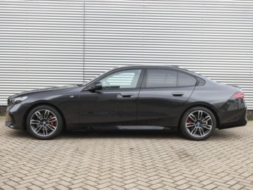 BMW Seria 5 G90-91 Touring 2.0 520d 197KM 2025 BMW Seria 5 520d xDrive Sport Sedan 2.0 (197KM) 2025, zdjęcie 1