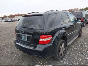 Mercedes Klasa M W164 2008 Mercedes-Benz ML 550 4Matic 2008 5.5 Benzyna 382KM, zdjęcie 3