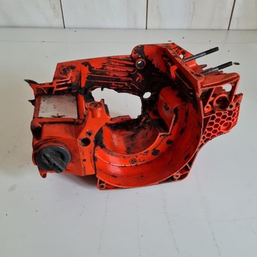 OLEO-MAC 937 КРЫШКА КОРПУСА БАКА