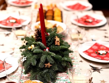 ТРАДИЦИОННОЕ ДЕКОРАТИВНОЕ СЕНО ДЛЯ РОЖДЕСТВЕНСКОГО СТОЛА ПОД Скатертью