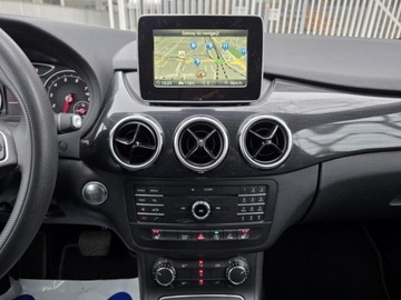 Mercedes Klasa B W246 Sports Tourer Facelifting 1.6 180 122KM 2017 MERCEDES B180, 1,6l benzyna 122KM Automat Niski przebieg: 103,232km, zdjęcie 9