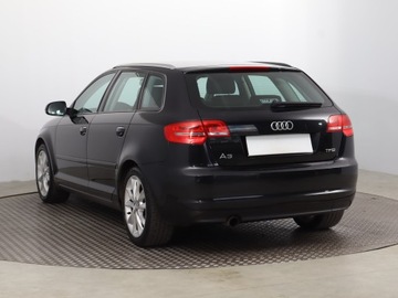 Audi A3 8P Hatchback 3d 1.2 TFSI 105KM 2011 Audi A3 1.2 TFSI, Klima, Klimatronic, Parktronic, zdjęcie 3