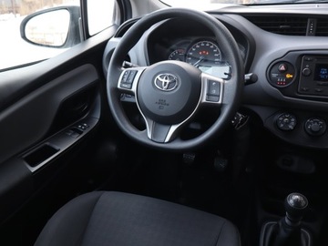 Toyota Yaris III Hatchback 5d Facelifting 2017 1.5 Dual VVT-iE 111KM 2017 Toyota Yaris 1.5 Dual VVT-i, Salon Polska, zdjęcie 6