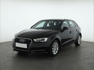 Audi A3 8V Hatchback 3d 1.6 TDI clean diesel 110KM 2015 Audi A3 1.6 TDI, Automat, Navi, Xenon, Bi-Xenon, zdjęcie 1