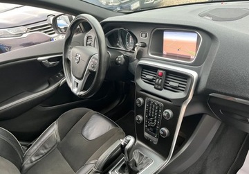 Volvo V40 II Hatchback Facelifting 2.0 D2 120KM 2018 Volvo V40 , R- Design , nawigacja , skorzane fotele 2.0 Diesel 120KM, zdjęcie 34