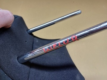 NISSAN JUKE F15 12R PODHLAVNÍK ZADNÍ BOČNÍ VELUR