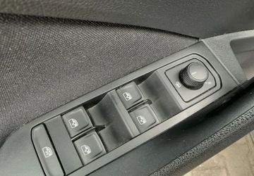 Skoda Kamiq Crossover 1.0 TSI 110KM 2022 Skoda Kamiq 1.0 TSI 110 KM 6 bieg. manual Ambition Benzyna 110KM, zdjęcie 11