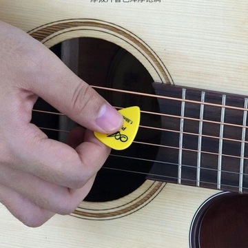 ŚCIENNY UCHWYT GITAROWY WIESZAK HAK DO GITARY H16