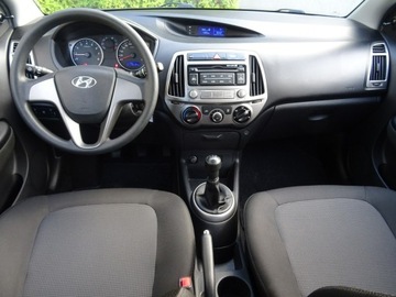Hyundai i20 I Hatchback 5d Facelifting 1.2 DOHC 85KM 2014 Hyundai i20 Samochód z bardzo niskim przebiegiem, zdjęcie 9