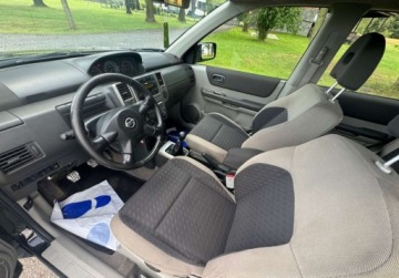 Nissan X-Trail I 2.2 Di 136KM 2004 Nissan X-Trail Bez korozji, klimatyzacja 2.2 Diesel 136KM, zdjęcie 22