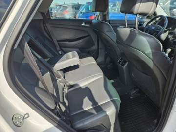 Hyundai Tucson III SUV 1.6 GDI 132KM 2016 Hyundai Tucson 1,6 benzyna 132KM nawigacja kamera, zdjęcie 6