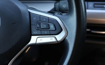 Volkswagen Golf VIII Variant 2.0 TDI 150KM 2021 Volkswagen Golf Variant Aktywny Tempomat, K. Cofania, NAVI, Czujniki, Mult, zdjęcie 10