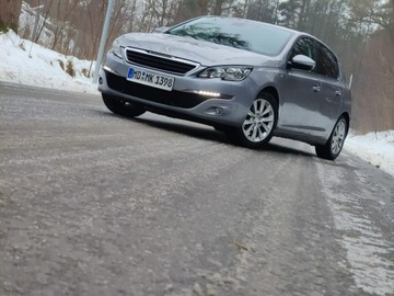 Peugeot 308 II Hatchback 5d 1.2 PureTech 130KM 2017 Peugeot 308 T9 1.2 Benzyna 131KM, zdjęcie 1