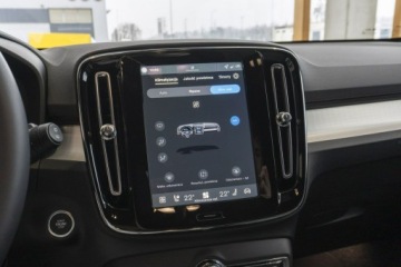 Volvo XC40 Crossover Facelifting 2.0 B3 163KM 2025 Volvo XC 40 Plus Dark B3 Mild Hybrid Benzyna, zdjęcie 29