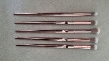 НАБОР ПРОФЕССИОНАЛЬНЫХ КИСТЕЙ ДЛЯ МАКИЯЖА Набор кистей из 10 шт.