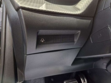Peugeot 2008 II SUV Facelifting 1.2 Hybrid 145 145KM 2025 Peugeot 2008 Hybrid mHEV GT e-DCS6 145KM SalonPL Gwarancja Dealer Vat23, zdjęcie 12