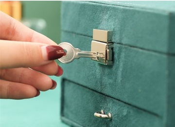 КОРОБКА-ОРГАНИЗАТОР ДЛЯ ЮВЕЛИРНЫХ УКРАШЕНИЙ, ЗЕЛЕНАЯ, БОЛЬШАЯ