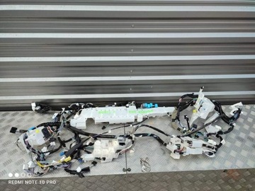 TOYOTA AURIS II INSTALACJA POD KONSOLE EU.